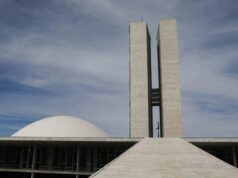 Câmara vota PEC da escala 6 X 1 após governo enviar PL com urgência