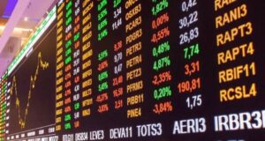 Por que o Ibovespa caiu 1,65% enquanto Nasdaq e S&P500 renovaram recordes?