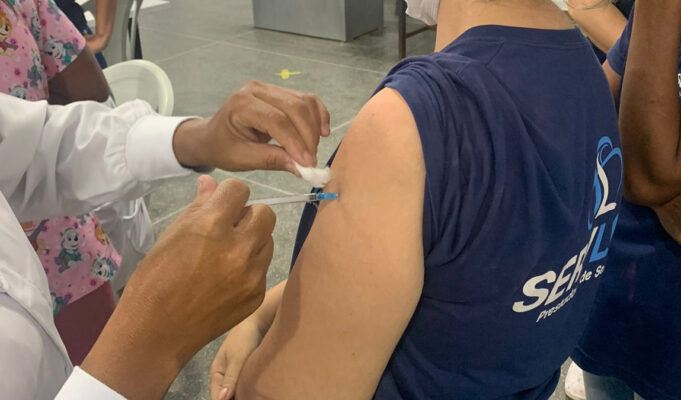 Profissionais da saúde recebem vacinação contra influenza no Pronto-Socorro de Várzea Grande – Profissionais da saúde recebem vacinação contra influenza no Pronto-Socorro de Várzea Grande