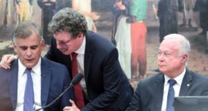 CCJ da Câmara aprova admissibilidade da PEC da escala 6 X 1