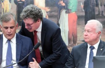 CCJ da Câmara aprova admissibilidade da PEC da escala 6 X 1