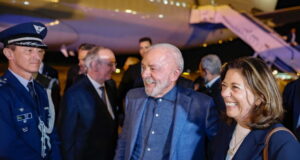 Lula desembarca em Barcelona e inicia tour pela Europa