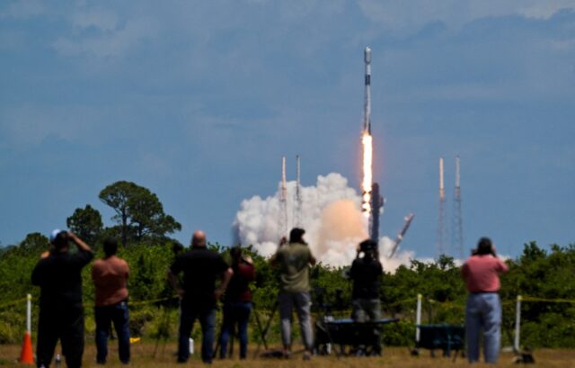 2024-07-12T225422Z_1_LYNXMPEK6B0TA_RTROPTP_4_SPACE-EXPLORATION-FALCON-9.jpg