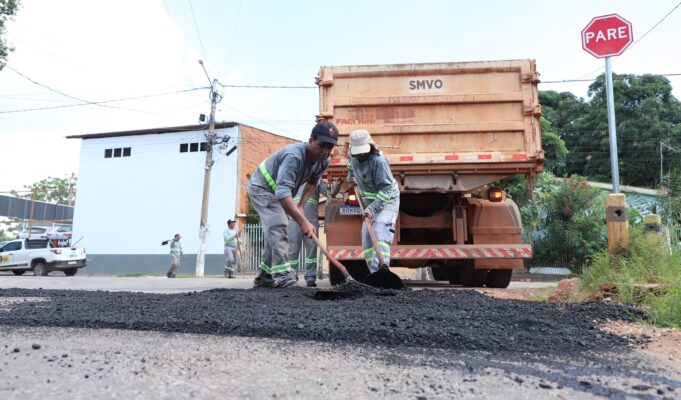 Viação e Obras intensifica tapa-buracos, patrolamento e recuperação de vias em Várzea Grande – Viação e Obras intensifica tapa-buracos, patrolamento e recuperação de vias em Várzea Grande