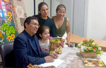 Livro sobre a história do bairro Cristo Rei é relançado em biblioteca municipal de Várzea Grande – Livro sobre a história do bairro Cristo Rei é relançado em biblioteca municipal de Várzea Grande