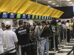 Setor de serviços recua 1,2% em março, diz IBGE, bem pior do que o esperado