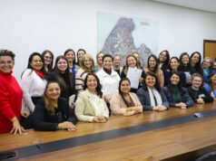 Prefeita sanciona lei de combate à violência contra a mulher; entidades cobram criação da Secretaria da Mulher em Várzea Grande – Prefeita sanciona lei de combate à violência contra a mulher; entidades cobram criação da Secretaria da Mulher em Várzea Grande