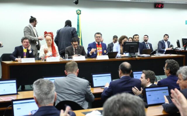 comissao-especial-sobre-o-fim-da-6x1-foto-vinicius-loures-camara-dos-deputados-2.jpg
