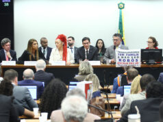 Comissão aprova PEC do fim da 6×1 com redução para 40h e jornada de 5 dias