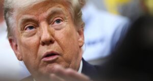 Trump reforça que Estreito de Ormuz segue aberto, apesar de negativa do Irã