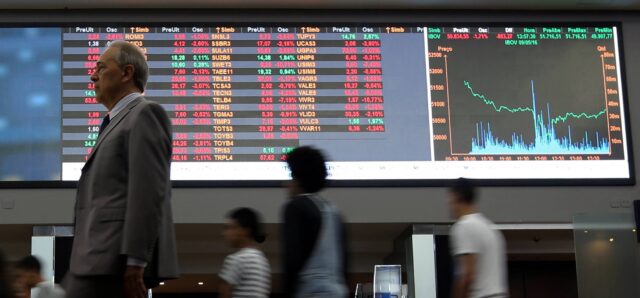 2026-06-18T200720Z_1_LYNXMPEM5H1MH_RTROPTP_4_BRAZIL-FOREX.jpg
