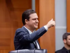 Lei cria Semana do Movimento Comunitário e valoriza lideranças dos bairros