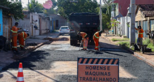 Prefeitura de Várzea Grande intensifica operação tapa-buracos no Cristo Rei e Jardim Paula II nesta terça-feira (30) – Prefeitura de Várzea Grande intensifica operação tapa-buracos no Cristo Rei e Jardim Paula II nesta terça-feira (30)