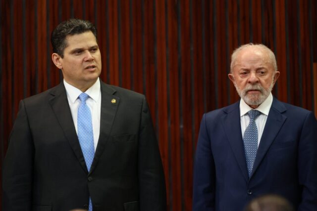 Lula-e-Alcolumbre-Foto-Valter-Campanato-Agencia-Brasil.jpeg