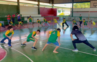 Alunos da EMEB Ângela Jardim Botelho aprendem fundamentos do handebol de forma lúdica – Alunos da EMEB Ângela Jardim Botelho aprendem fundamentos do handebol de forma lúdica