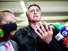 Militar tem pistola apreendida em blitz e diz que arma é de Bolsonaro