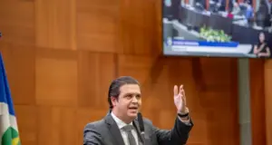 Deputado Thiago apresenta projeto para ampliar atendimento aos alunos com deficiência nas escolas públicas
