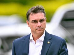 Flávio Bolsonaro pede desculpas a Michelle e pede apoio – 23/07/2026 – Política