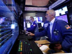 Dow Jones Futuro cai enquanto petróleo dispara 5% após ataques dos EUA ao Irã