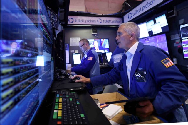 2024-04-12T144116Z_1_LYNXNPEK3B0M4_RTROPTP_4_USA-STOCKS.jpg