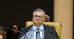 Dino manda Congresso explicar “responsabilidade” sobre emendas