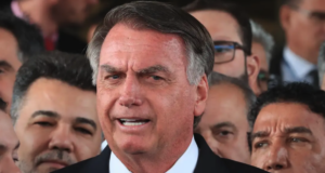 PF realiza operação na casa de Bolsonaro em busca de armas