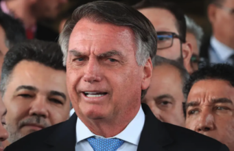 PF realiza operação na casa de Bolsonaro em busca de armas