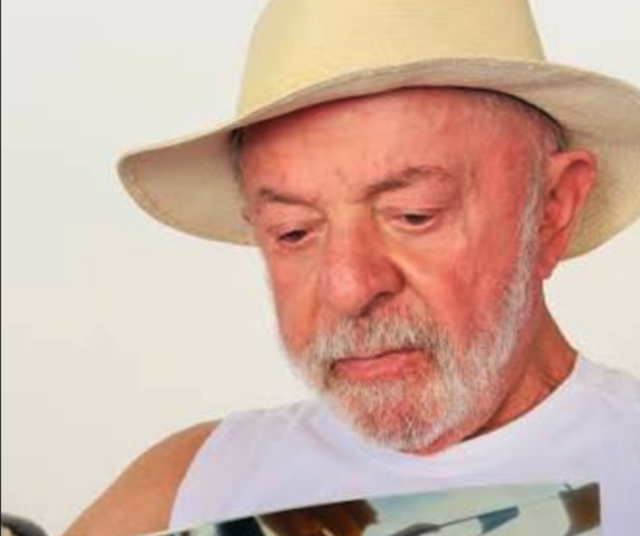 Lula-figurinha.png