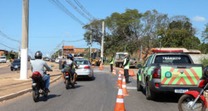 Prefeitura de Várzea Grande inicia manutenção emergencial na Avenida Leôncio Lopes para garantir segurança viária – Prefeitura de Várzea Grande inicia manutenção emergencial na Avenida Leôncio Lopes para garantir segurança viária