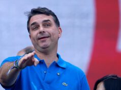 Enfraquecido e isolado, Flávio Bolsonaro oficializa candidatura após sucessão de desgastes – CartaCapital