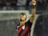 Athletico vira em 5 minutos sobre São Paulo e deixa rival pressionado