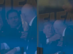 Ronaldo leva taça da Copa a Trump