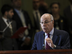 Embaixadora deve ficar nos EUA, diz Itamaraty após revogação de visto