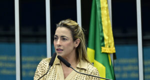 STF pede explicações de Soraya por denúncias contra vice de Flávio