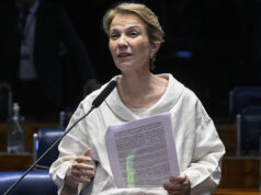 Tereza Cristina lamenta fim de articulação para ser vice de Flávio