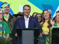 Flávio afirma que vai aceitar o resultado das urnas neste ano
