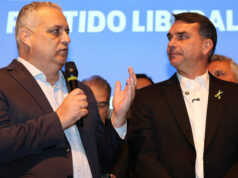 Flávio descarta troca de vice e confirma Alfredo Gaspar na chapa