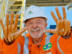 Fotógrafo de campanha de Lula viaja de avião oficial da Presidência