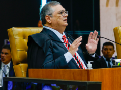 Dino tem muito mais do que a cabeça política