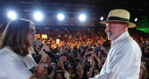 “Ninguém colocou mulher para falar”