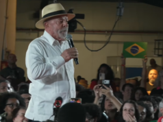 Lula fala em representatividade feminina, mas prioriza homens no palco