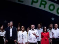 Lula se lança à reeleição, diz que não quer ser presidente do Bolsa Família e promete disputa por emendas