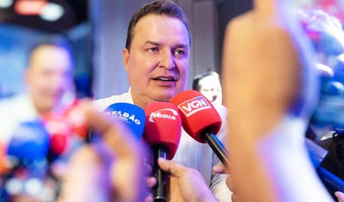 Max recua de candidatura própria e abre negociação sobre aliança