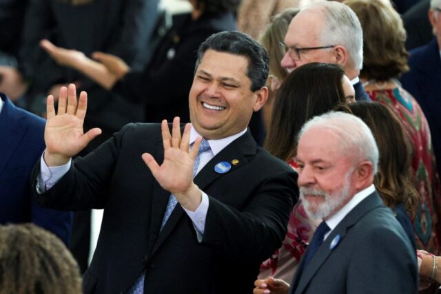 davi-alcolumbre-e-lula-no-palacio-do-planalto-foto-sergio-lima-afp.jpg
