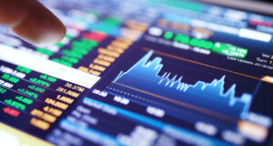 Ibovespa amplia série de altas com ajuda da Petrobras, apesar de Warsh