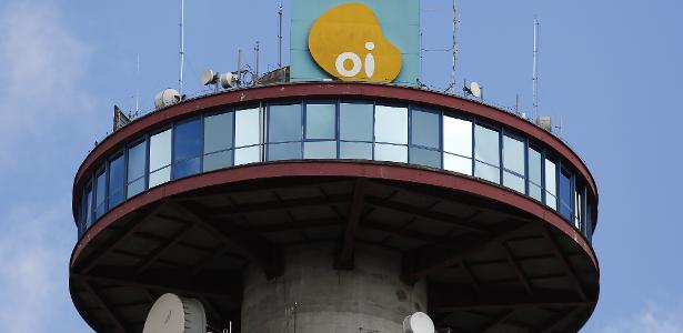 torre-de-telefonia-celular-da-oi-no-bairro-merces-em-curitiba-1734725280910_v2_615x300.jpg