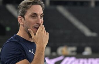 Fluminense anuncia saída de Zubeldía após empate na Libertadores