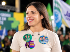 Janaína exclui Medeiros de compromisso e reafirma apoio a Flávio e Wellington