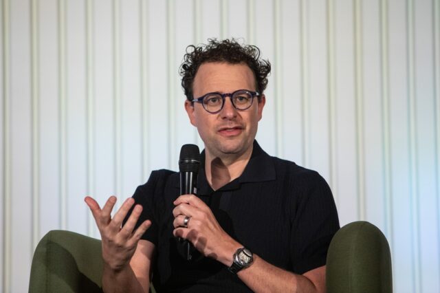 457380008.jpg