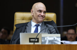 Quatro ministros vandalizam o STF